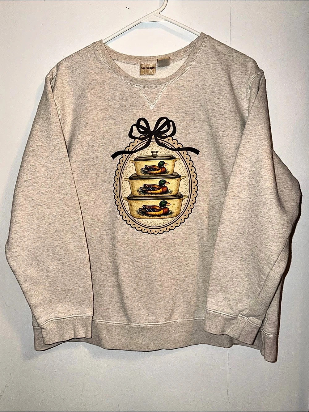 Vintage Covington Graphic Crewneck Sweatshirt in Gray Like New